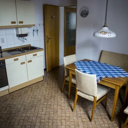 Ferienwohnung Zur Burg Apartment